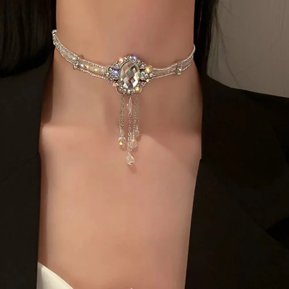 🌟 Gorgeous Crystals Tassel Chocker Necklace - Picture 4 of 4